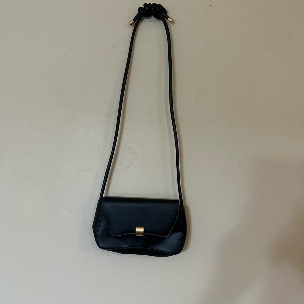 Elegant Black Crossbody Bag